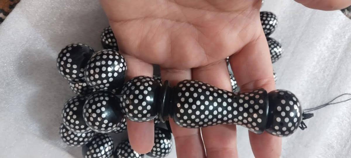 للبيع سبحه ضخمة جدا منظر للتعليق سيارة او ديوان للبيع السعر ٣٠ الف


**إذا كنت صاحب هذا الإعلان وتريد حذفه لأي سبب، رجاءا أرسل رسالة إلى الدعم الفني**