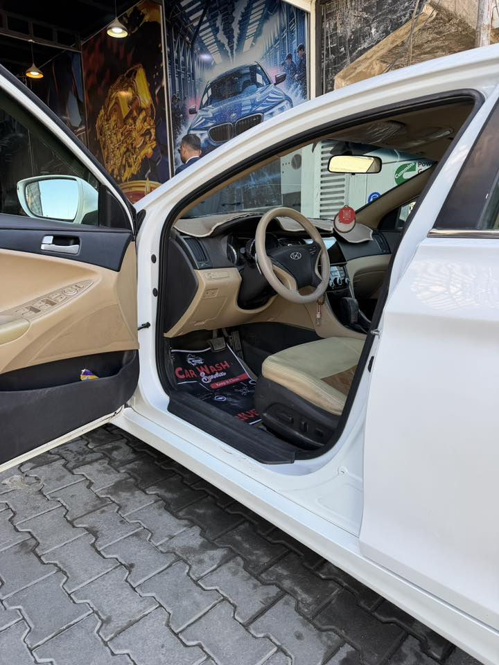 السلام عليكم ورحمة الله وبركاته
:
للبيع سوناتا نظيفة جداً
📅 الموديل: 2014
⚙️ المحرك: 2400
🛣️ الممشى: 180 كم
🎨 اللون: ابيض لؤلؤي 
🚗 السيارة بحالة ممتازة، مكيف شغال، ما محتاجة شي
📍 الموقع: النجف
💰 السعر: 136 قابل للتفاوض
📞 للتواصل: ***********
