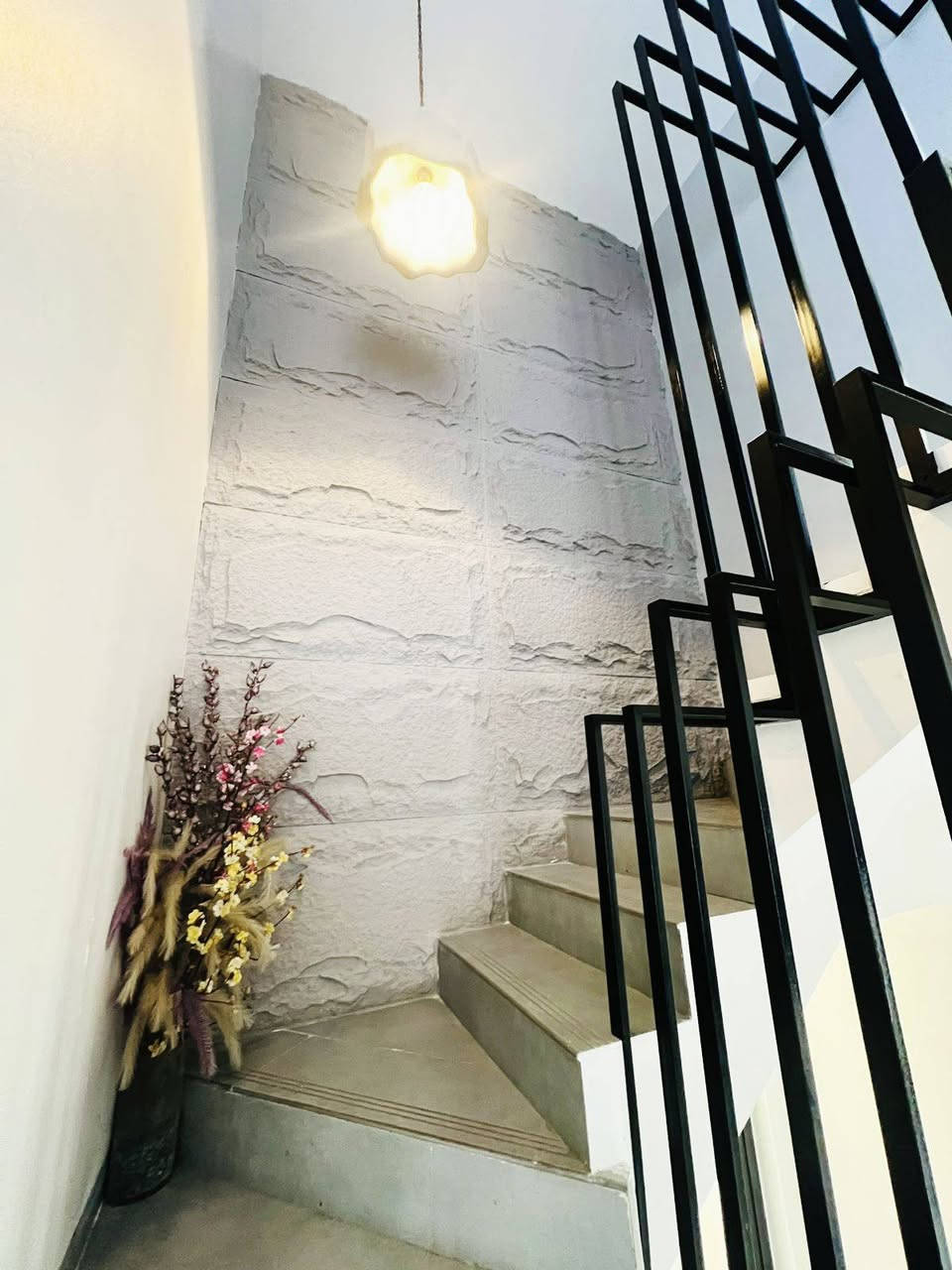 مساحة البيت 250 
4 غرف طابقين
في مجمع السلام السكني ( الديوانيه)
مطلوب مبادره 120 مليون
سعر البيت 300 مليوم 
تسليم يد 180 مليون 
سعر القسط للمصرف 661 الف دينار بالشهر
تتحول المبادره بأسم المشتري

للاستفسار ع رقم او الواتساب ***********
