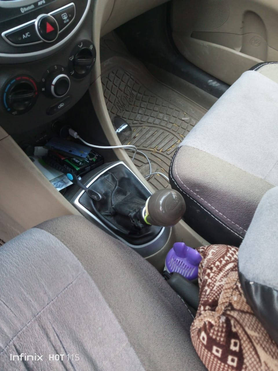 سلام عليكم اكسنت موديل 2011 سياره بدون صبغ سياره نظيفه مال بيت شرط التحويل سنوية جديد تبريد تدفئه كلها بشرط بيها منظومة غاز وكارت غاز حكومي وبطاقة بنزين صدر امامي خلفي كلها بشرط سعر 78 بيها مجال بسيط ***********
