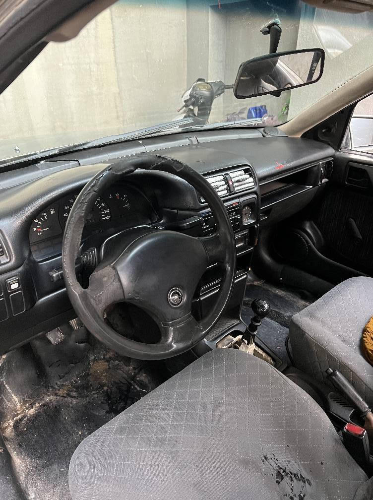 اوبل فكترا 18 سنوية لحد 2030 بي بطاقة بنزین ، بطاریة تایرات جدیدة ، صبوغ عام للجمالیة ، 
*********** كركوك, العراق
