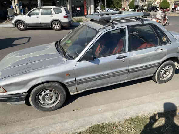 سيارة لاهل التعمير اهلها
مسبوشي كدامك السياره المكينة والكير بلادي السيارة تمشي خير من الله اروح بيها زيارة وارجع 
سنوية واجازه ب اسمي وتحويل ثاني يوم 
السيارة يرادلها ترتيبات بسيطة تمشيك ملك جنايتها وينهم عارضها ب ١٩ بيها مجال للشراي حك جيه مكاني مدينه الصدر ق ٣٣ رقمي ***********3
