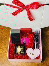 بوكس عيد الحب • عطر وساعة • توصيل لجميع المحافظات