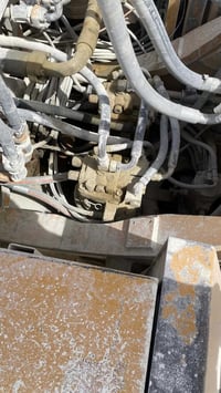 للبيع حفاره هيونداي حجم450موديل2002  كامله مناقصه شي محرك جديد مضخه جد...