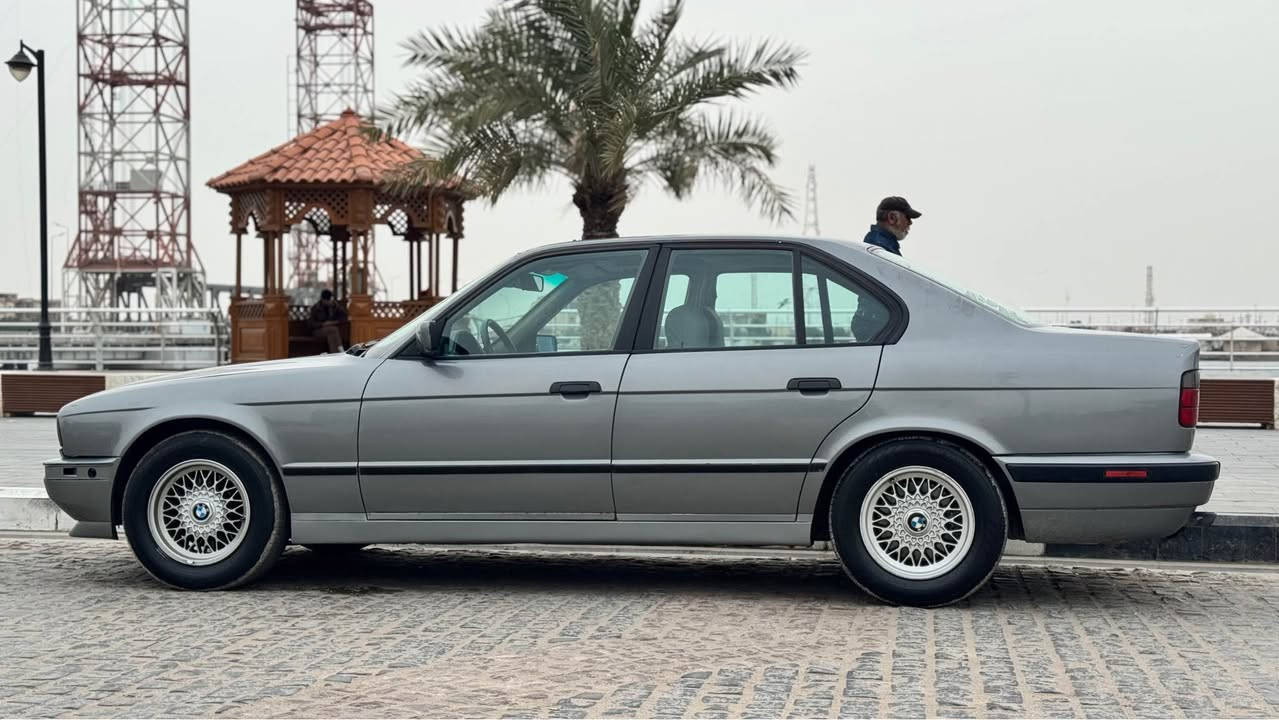 سياره مصبوغة صبغ عام

 تبريد شغال كهربائياتها كلها شغاله

 مكينة كير اكسل مكفول
 حداديه جديده

 مشتريها من ابو ادم سياره شغل واطلع خير من الله 

 سياره رايدها 75 وبيها مجال ان شاءالله البصرة, العراق


**إذا كنت صاحب هذا الإعلان وتريد حذفه لأي سبب، رجاءا أرسل رسالة إلى الدعم الفني**