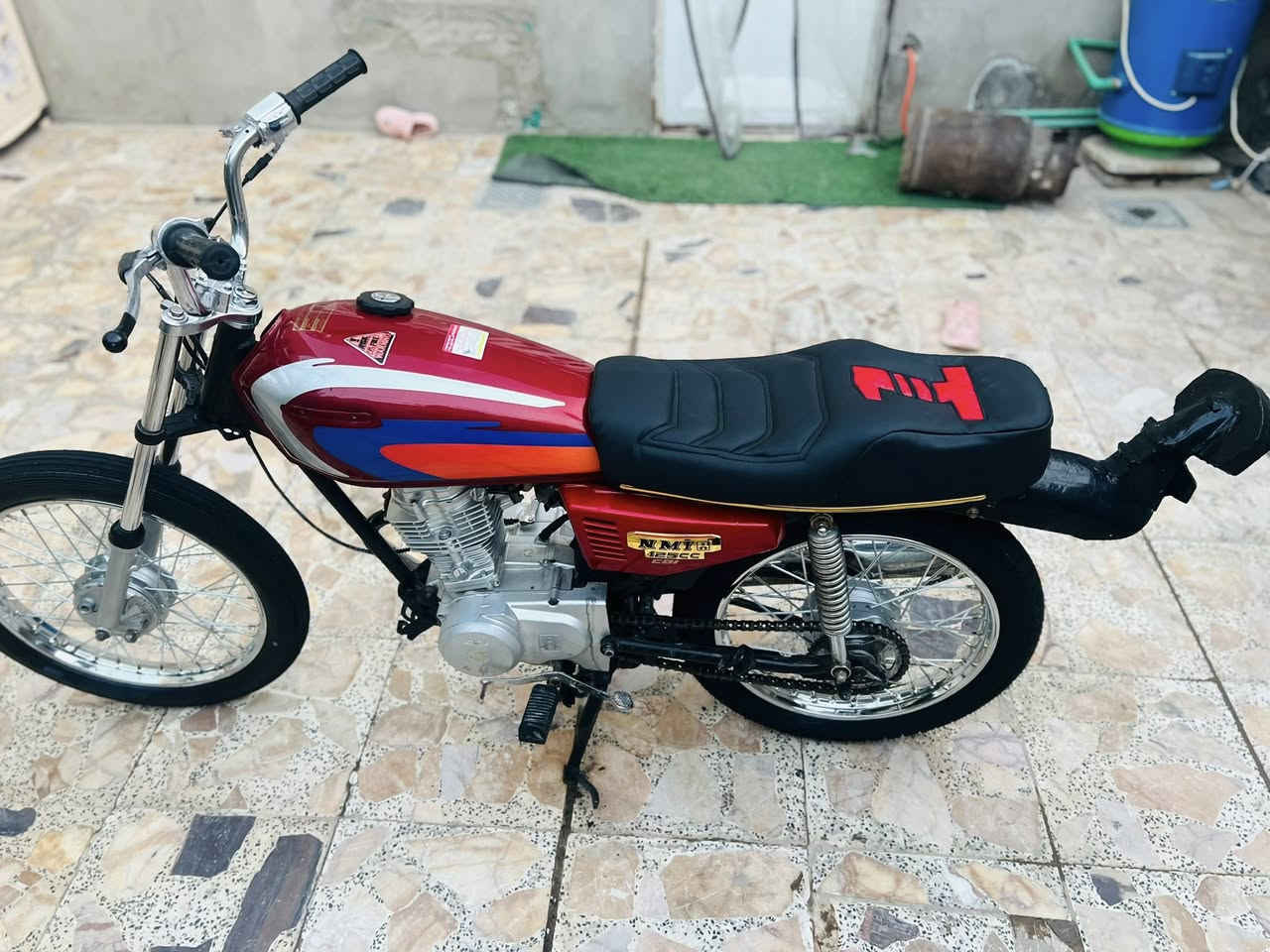 سلام عليكم اربعه كير اصولي شاصي 18 والمكينه 21والباقي تعمير جديد اصلي سعر 650 قفل *********** واتساب
