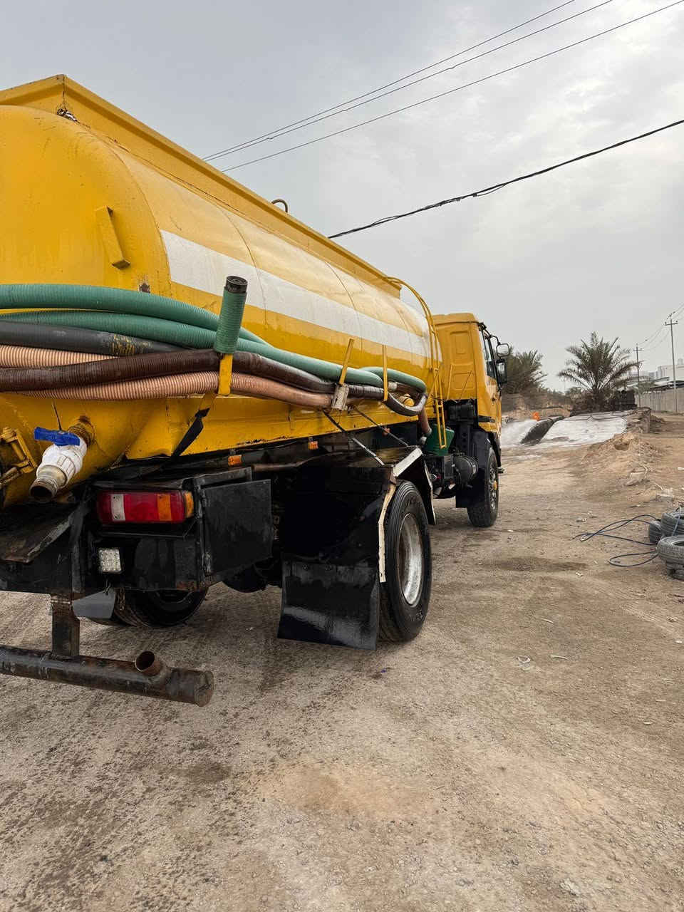 البيع رقم بغداد بل  سنويه  تنكر 27  موطير ٥٥ عداد ٢ تانكي 13 الف مكينه 6 جديده كير 6 جديد سياره جهزه لعمل  ***********
