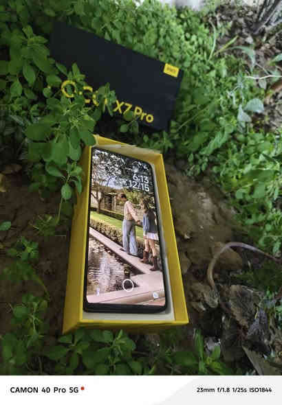 للبيع فقط بوكو اكس 7 برو يأتي بشاشة AMOLED بحجم 6.67 بوصة بدقة 1.5K (1220x2712 بكسل) ومعدل تحديث 120Hz. يدعم الشاشة طبقة حماية زجاج كورنينج جوريلا 7i وتقنيات HDR10+ وDolby Vision.
- *المعالج*: Mediatek Dimensity 8400 Ultra (4 نانومتر)
- *الذاكرة*:
- رام: 12+12=24
- تخزين: 512
- *الكاميرا*:
- خلفية: 50MP (OIS) + 8MP (زاوية واسعة)
- أمامية: 20MP
- *البطارية*: 6000mAh مع شحن سريع 90W
- *نظام التشغيل*: Android 15 مع واجهة HyperOS 2
- *مقاومة الماء*: IP68 (عمق 1.5 متر لمدة 30 دقيقة)
- *الأبعاد*: 160.8x75.2x8.3 مم، وزن 195-198 جرام
بوبجي120فريم فول سلاسه
هاتف قوي بمواصفات مميزة
السعر 400 وأبيه حك جيه فقط 
عدد دورات الشحن 37 مرا 
مكاني موصل حي عدن
رقم التلفون ***********
