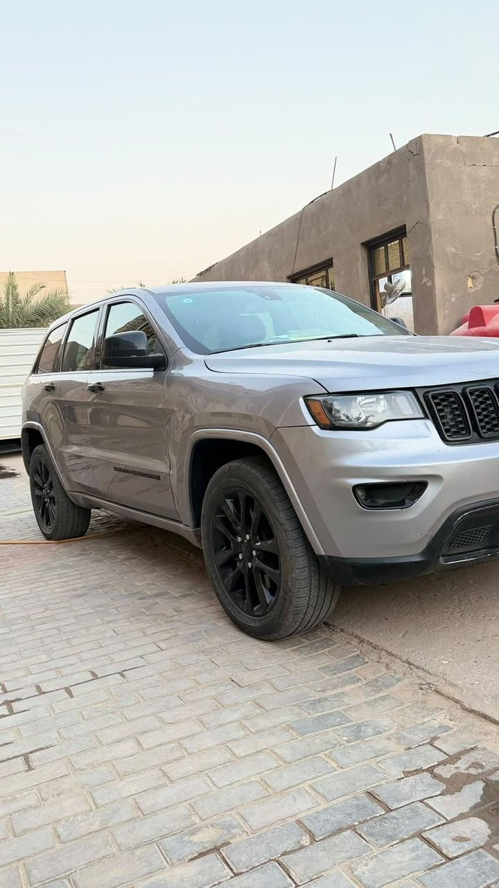 جيب شيروكي وارد أمريكي موديل ٢١ رقم بغداد حادث بصيط صبغ البنيد وشويه بلجاملغ ماشيه ٨٦ الف للبيع او مراوس السعر ٢٢٥ وبيهه مجال مكانهه ناصريه ت *********** صور الحادث والفحص ضمن المنشور
