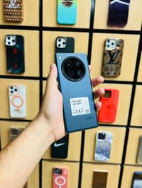 انفنكس زيرو 40 4G ذاكرته 256 رام 8+8 فول نضافه بلادي مع شحنته ولكرتونه...