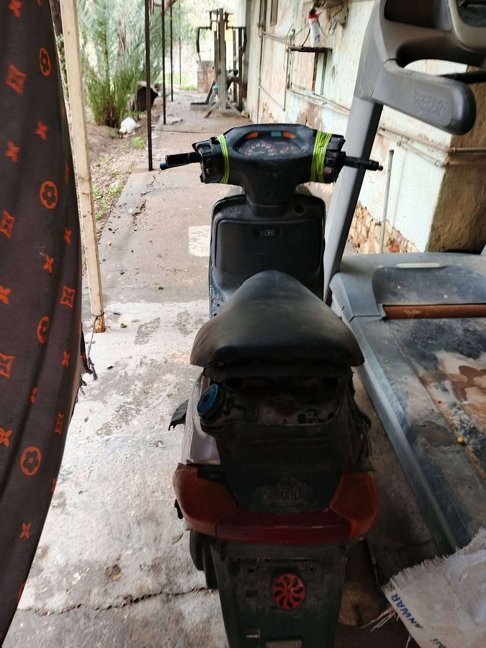 السلام عليكم دراجة كايمة للبيع ابيع واقع حال يعني السعر 90الف العنوان سبع قصور الاوسمة رقم ***********
