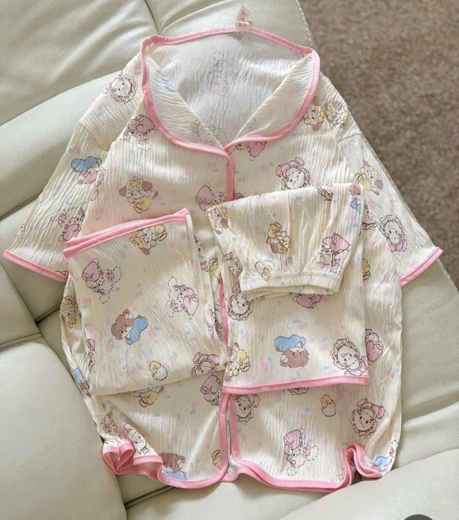 تراك  نسائي بناتي 3قطع
قياس فري سايز
يلبس حته وزن80 
السعر8000


**إذا كنت صاحب هذا الإعلان وتريد حذفه لأي سبب، رجاءا أرسل رسالة إلى الدعم الفني**