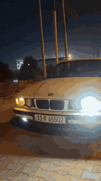 للبيع او مراوس ونطي فرق
بي ام  
محرك 2800
حجم السياره 528
تبريد ثلج
كير اوتو
حداديه جديده
تخم تاير وباتري جديد
السياره مال جناي ما بيه نواقص
رقم بغداد مشروع وطني بسمي
رقم الهاتف :***********
