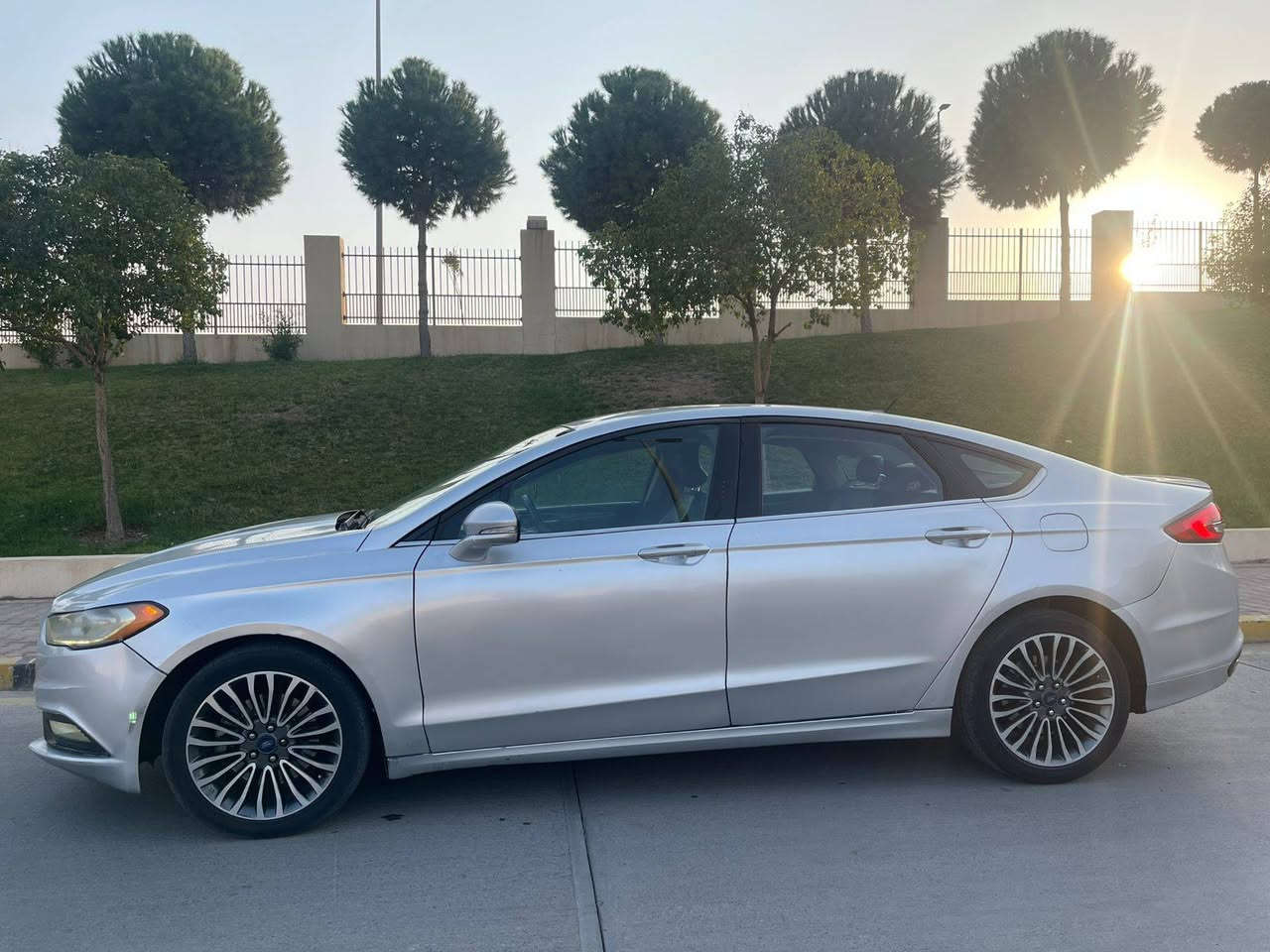 فۆرد فیوژن 2017 مواسەفات SE 
ڕەقەم سلێمانی 
پەڵە پەڵە بۆیاخی تێدایە 
بە عام بۆیاخ ئەیفرۆشم 
سەنەوی بەسەرچووە 
گۆڕینەوەش ئەکەم بە ئۆتۆمبیڵێك دڵم بیگرێت 
شوێن سلێمانی 

سـعـر : لە کۆمێنت داوابکە ڕاستەوخۆ بۆت دێت 📥 

گێر و مەکیەنەی بەشەرت 
هیچ کێشەیەکی تێدا نییە 

ژمارەی خاوەنەکەی 
***********
