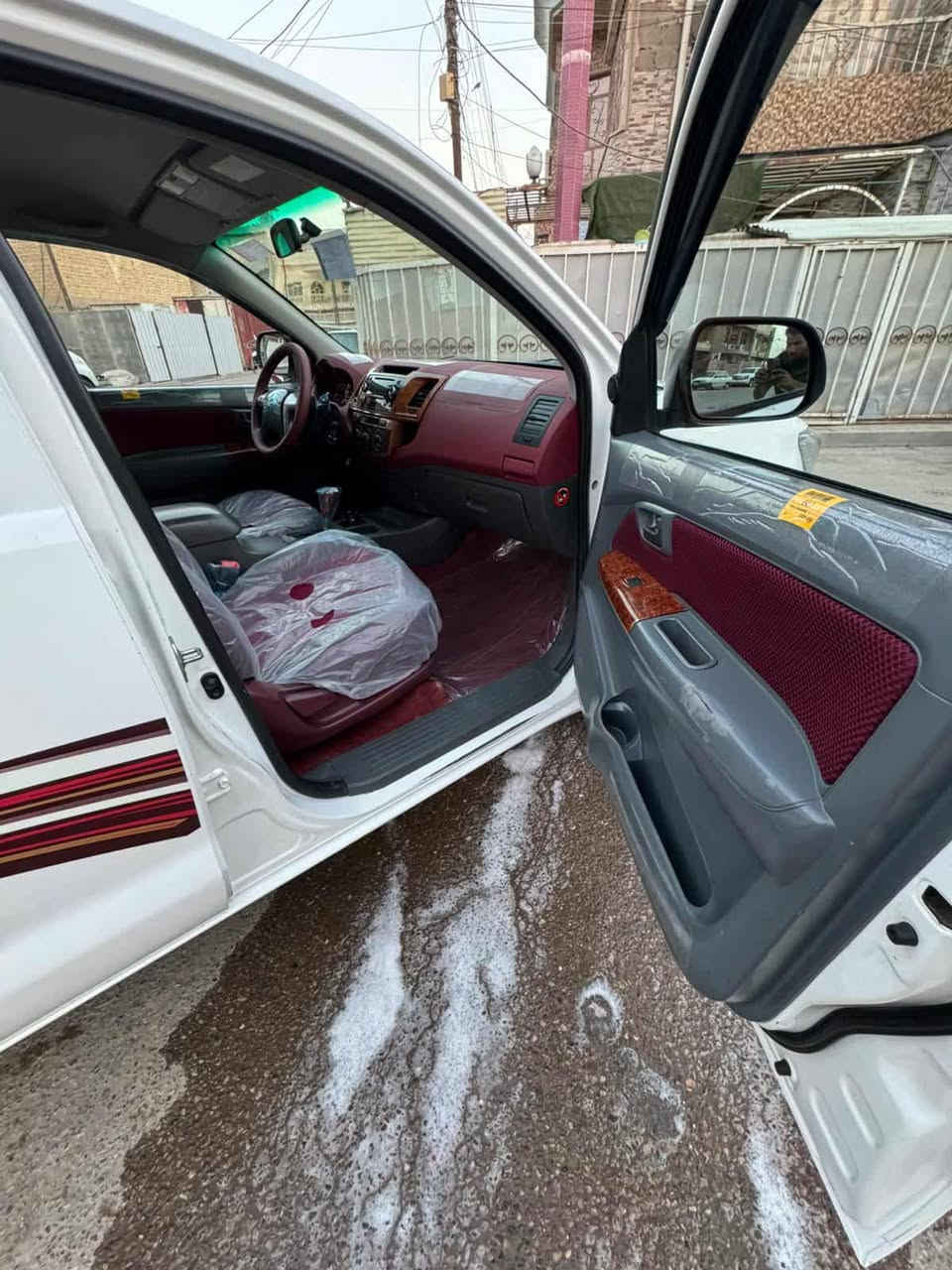 السلام عليكم بيكم هايلوكس موديل 2014 مكفوله من الضربه و التبديل و الصبغ و البارد السياره على وضع الشركه كله بلاد السياره كويتي شاصي 19 كير اوتماتيك السياره جاهزه و جديده كير مكينه صدر امامي خلفي تخم تاير جديد رقم الدولي سنويه جديده مكان السياره بغداد رقم الهاتف ***********
