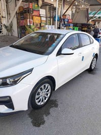 كيا سيراتو موديل 2020 مكفوله من ضربه وصبغ بيه بارد واثر حالوب رقم اربي...