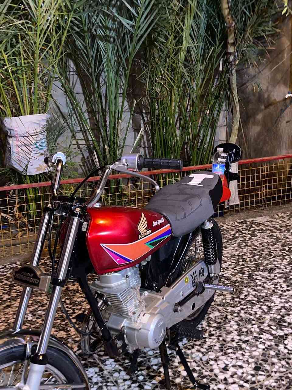 سلام عليكم ايراني نامه صارله 4 اشهر من معمره مكينه رابيدو مفتوحه فقط ولفات مكاني بصره تنومه. ***********
