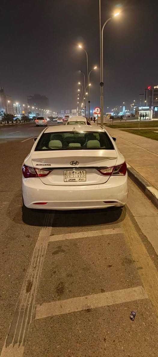 سلام عليكم
سوناتا وارد امريكي مكفوله من ضربه بيه رشات صبغ ليبل واحد حجم المحرك 2400 رقم ذي قار حره تحويل راعيها يمي 
سعر 87وبيها مجال قليل عنوان بصره 
***********
