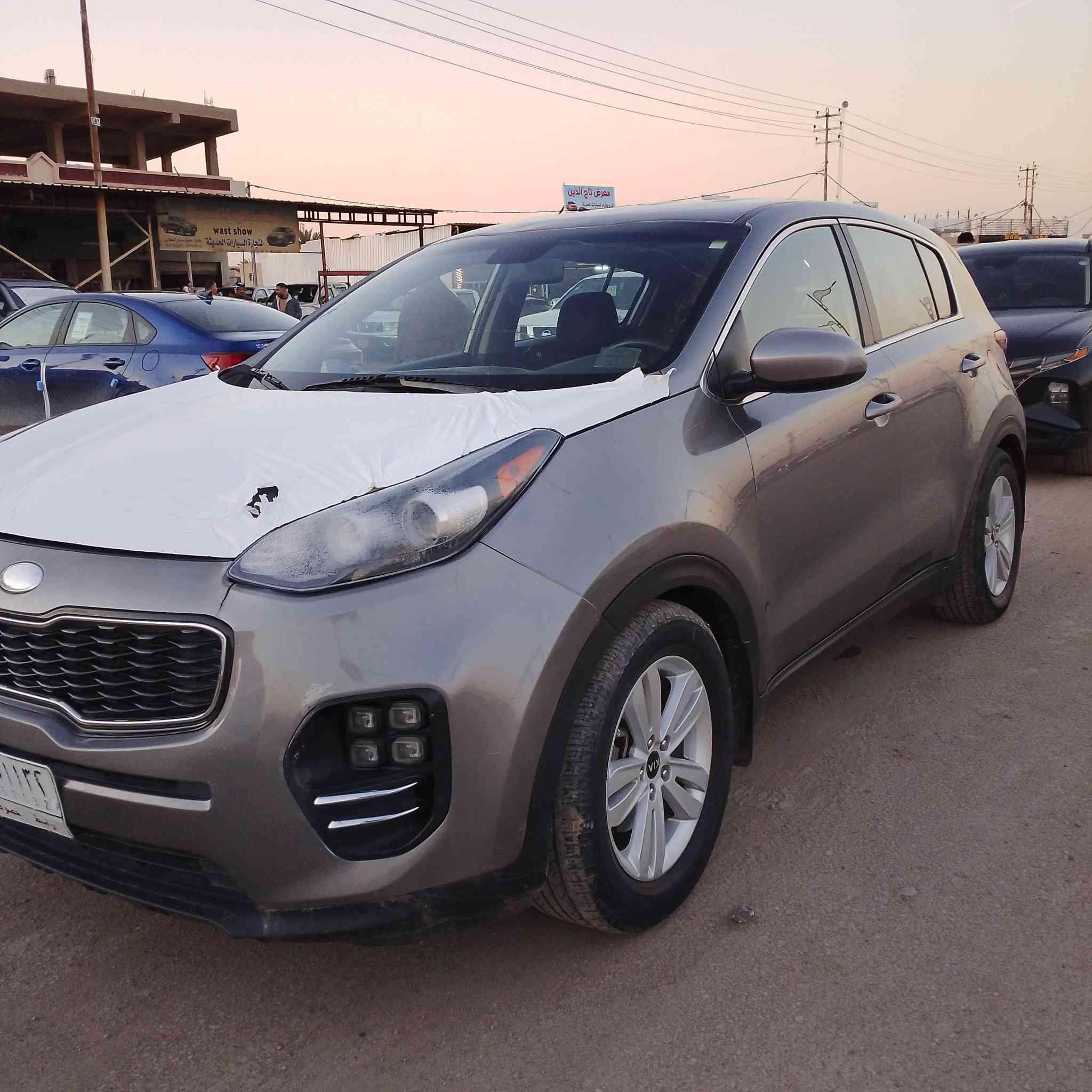 السلام عليكم للبيع او للمراوس بأقل منه كيا سبورتج امريكي محرك ٢٤٠٠ GDI موديل 17 مواصفات نص فول سياره جاهزه من فضل الله ماشيه ١٠٨ الف سياره سونار ويه صورها رقم واسط سنويه ٢٨ تحويل مباشر مكان الصويره السعر 128 وبيه مجال حق الجيه ***********
