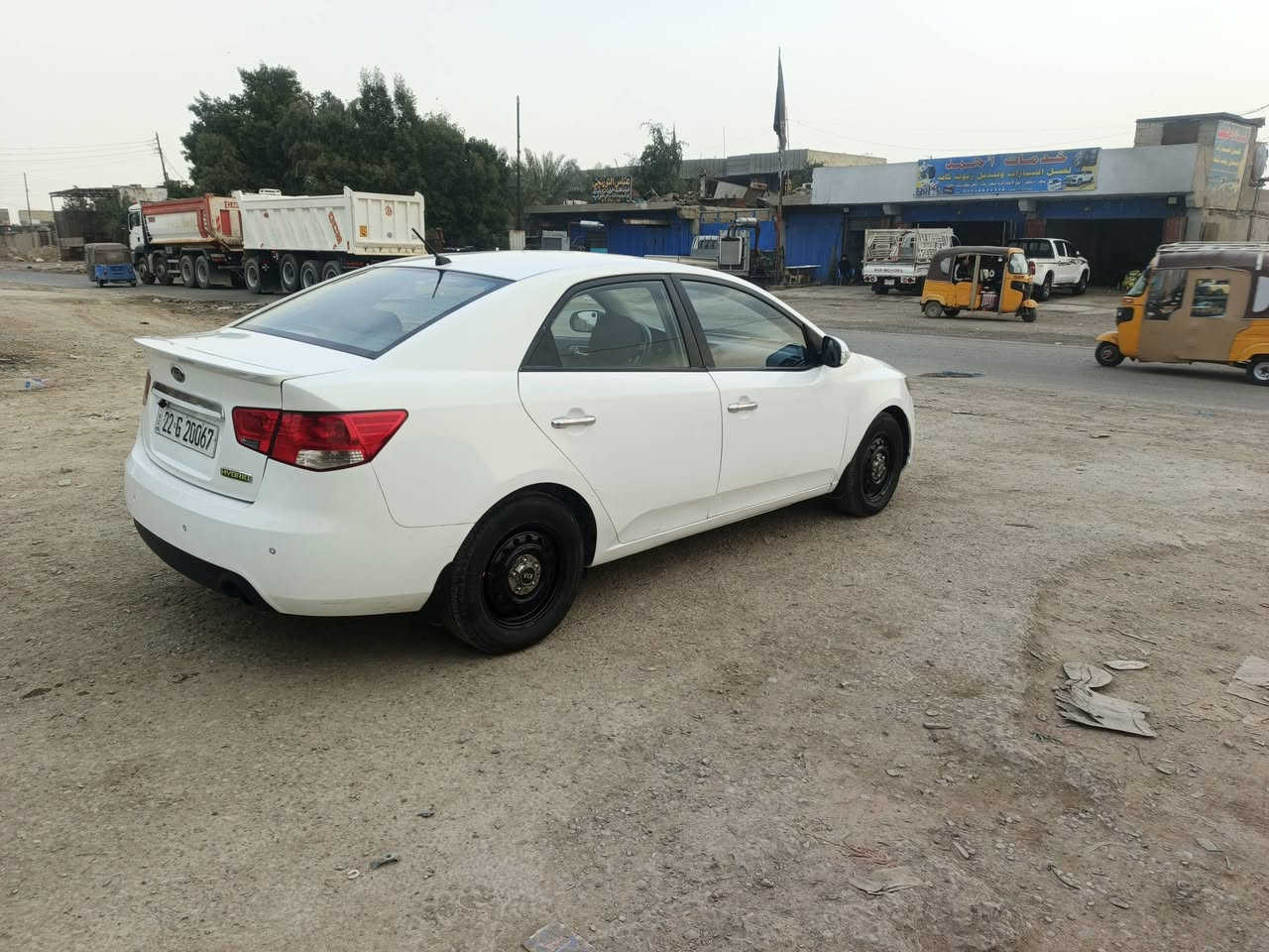 سلام عليكم سيراتو خليجي البيع موديل 2012 مكينه 1600 كير اوتوماتيك بيها مكانات مصبوغاا  المكان بغداد رقم الهاتف ***********
