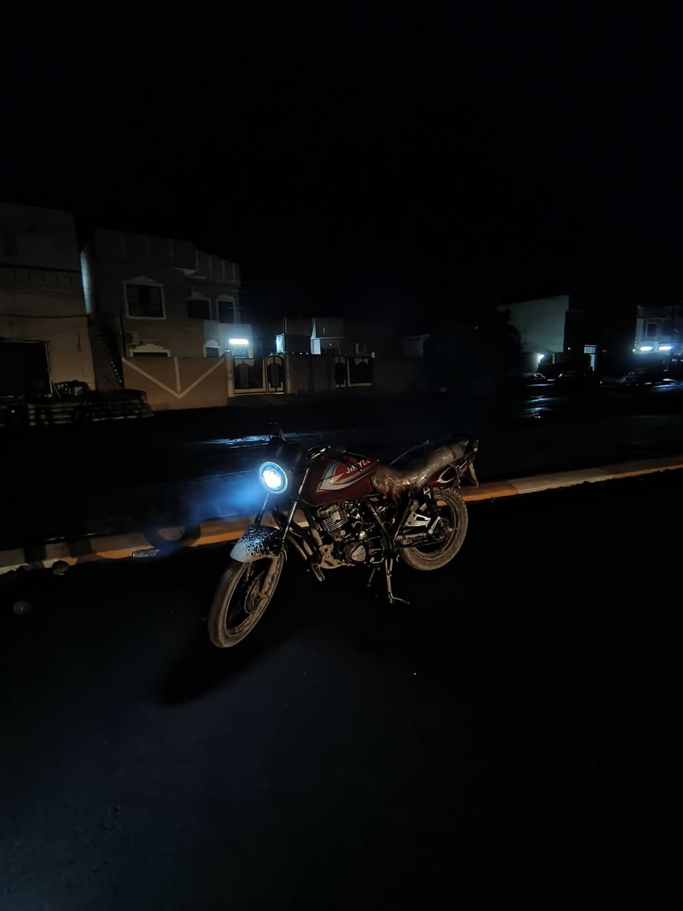 السلام عليكم
للبيع باندا صيني محرك ١٥٠ فول نشاط بي خيط تدخين ٥ كير بي نواقص بسيطه بريك امامي اشاير سيم عداد
ملاحظه بدون خوذه السعر ٢٦٠ وبي مجال بسيط رقمي *********** وبي واتساب مكاني تكريت ماعندي توصل
