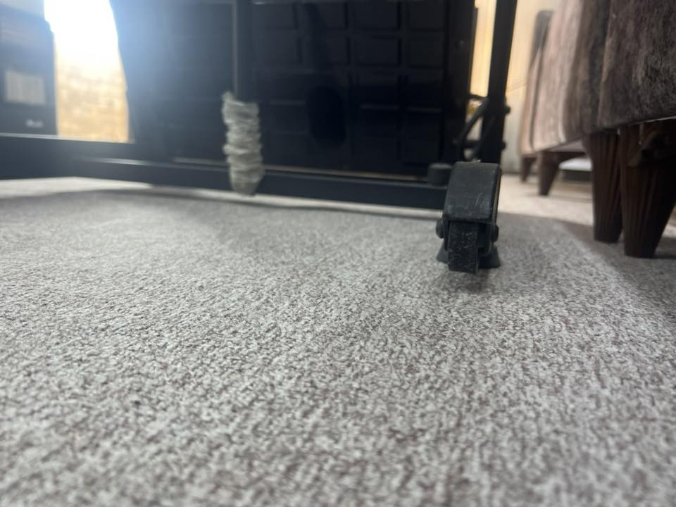 للبيع جهاز ركض 🏃‍♂️

جهاز ركض بحالة ممتازة ونظيف جداً، استخدام خفيف، مناسب للبيت أو النادي.

✅ السرعات متعددة
✅ شاشة لعرض الوقت، المسافة، السعرات
✅ يحتوي على برامج تمارين
✅ يعمل بشكل ممتاز بدون أي مشاكل

للاستفسار 

‭0770 036 6833‬
