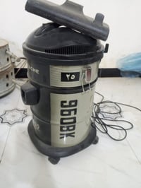 مكنسه كهربائيه • نظيفه • للبيع