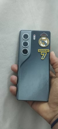 كامون 40 برو 5G • ملحقات • سعر خاص