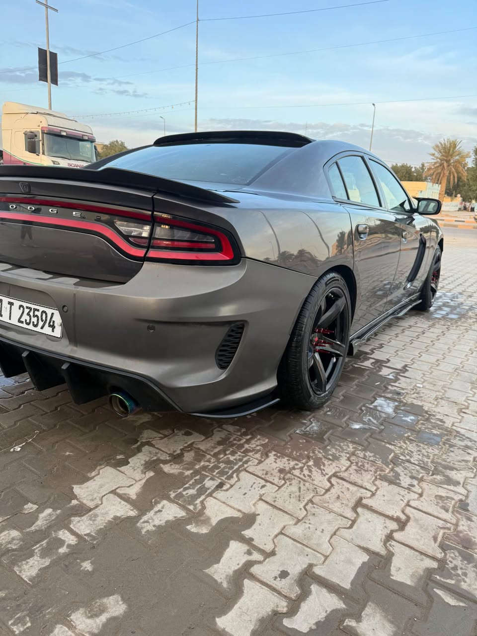 دوج جارجر موديل 18 اصل السياره بسمي رقم بغداد تحويل ثاني يوم محرك 3600 تخم تاير ويل 20نجمه خسفه قويه شفتات ستيرن كامره حساس خلفي بصمه تشغيل عن بعد لايت زنون اصلي مع لد متغير الالوان عن طريق الموبايل السياره محدثه بلكامل SRTالبنيد اني محدثه والاصلي موجود عندي السياره بعد بيه مواصفات تجي وتشوف بعينك السياره مال جناي الله شاهد سبب البيع ضروف ماديه السياره جاهزه من كلشي وترايك لدهوك مكاني نجف للاستفسار الاتصال على الرقم او واتساب ***********السعر 177 وبي مجال للشراي واني اسف على الاطاله النجف, العراق
