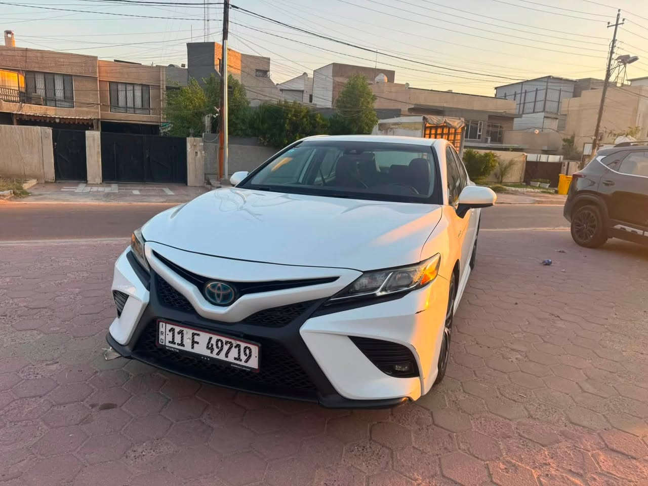 كامري se هايبرد 2020 للبيع
وارد امريكي se هايبرررد 
فول عدا الفتحة 
ماشية ٥٤ ميل 
شاشة 
جلد 
كشن كهرباء 
محرك 2500 هايبرد 
اوتو هولد 
هندبريك بصمة 
رادار 
بيهة هواي مواصفات 
بجم كبس 
سيارة جديدة ما متعوبة سونارها وصور الحادث مرفق مع الصور 
صدر جديد تاير جديد بطاريات جديد 
مسويلها سيرفز كامل 
موقعها بغداد حي الجامعة او حي العدل 
السعر 168 ورقة رخيصة وبلاش وبفلوس كورلا وبالعافيه ع الياخذها 

***********
