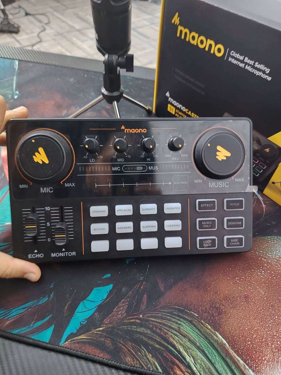 مكسر صوت عدة استخدامات يشتغل تليفون وحاسبه حديث مثل مواضح بالصور اشتريته علمود بث مباشر وتركت البثوث
السعر المطلوب ١٢٥ الف وبي مجال بسيط 
العنوان بغداد البياع 
***********
