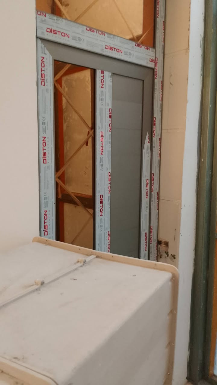 دار للبيع زراعي مساحته 77 متر مربع واجهه 7نزال 11 يحتوي على 3 غرف نوم مطبخ استقبال تواليت خارجي حمامات اثنين منور سطح كبير بيتونه كبيره اتصال  بيع مستعجل***********
