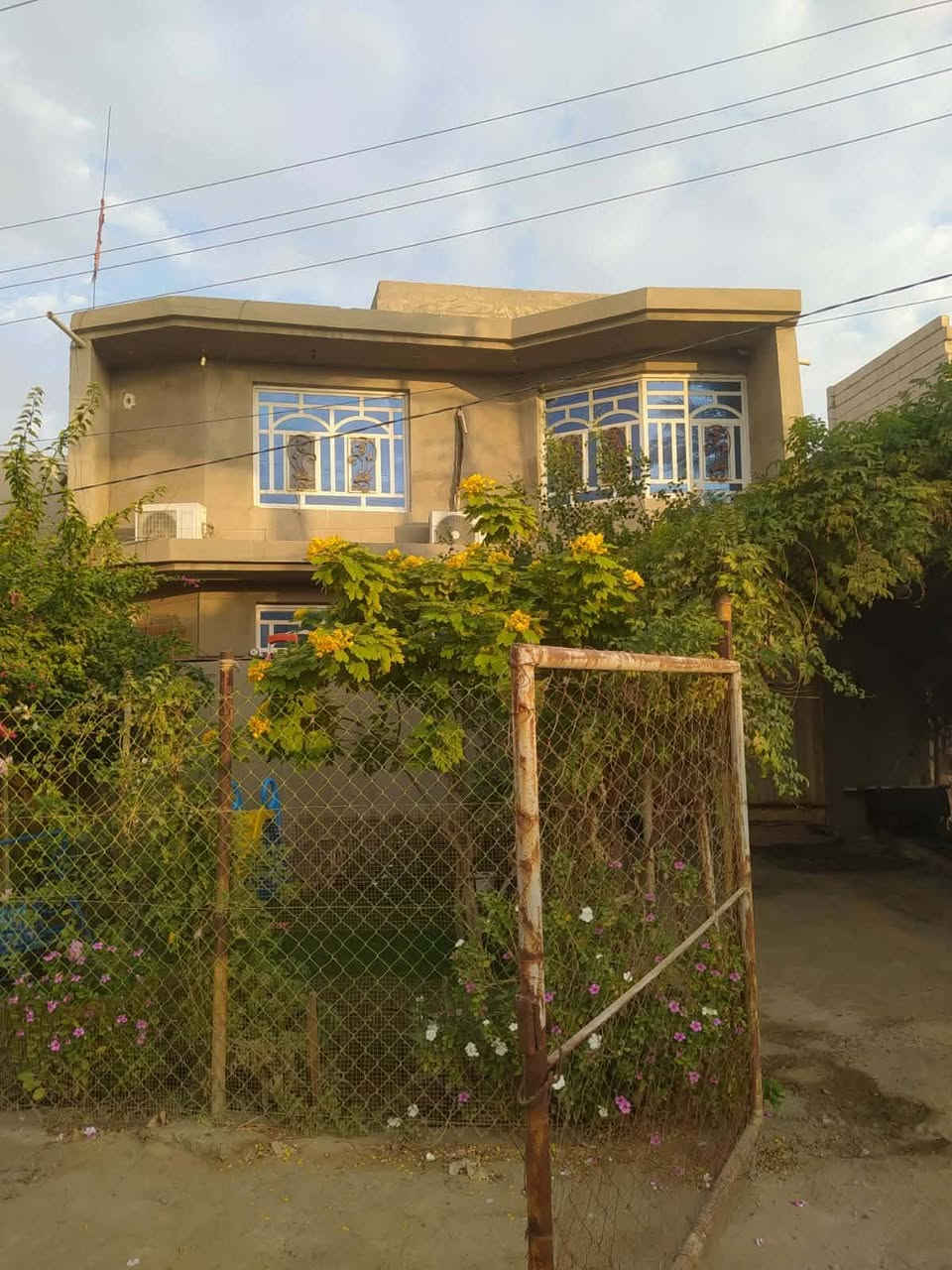 🏠 / #دارللبيع

 دار ركن 

 مساحة 100م طابو زراعي سند25 

الطابق الاول/ مطبخ . أستقبال. هول . غرفه . مجمع صحيات. 
 
الطابق الثاني /غرفتين . كلدور .مجمع صحيات

🌎 #الموقع شارع80

خلف الحوم سفينة نجات 

          (عرض الشارع 10م)
           
للأستفسار اكثر  
***********
***********
 #عنوان المكتب ع شارع 80
