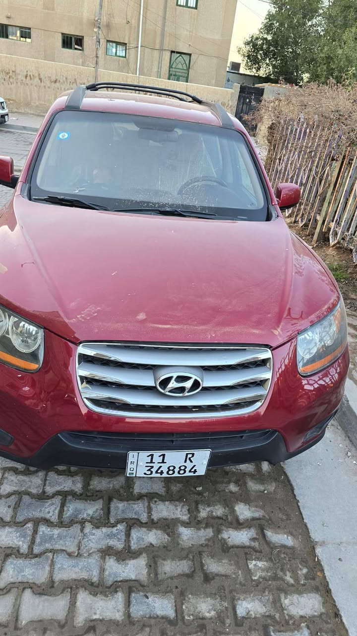 السلام عليكم
سنتافي موديل 2012 وارد امريكي 4 سلندر 
السياره حادثها جاملغ وبنيد والجاملغ والباب مرشوشات الجماليه وصور السونار بالمنشور 
مكاني بغداد مدينه الصدر ***********
