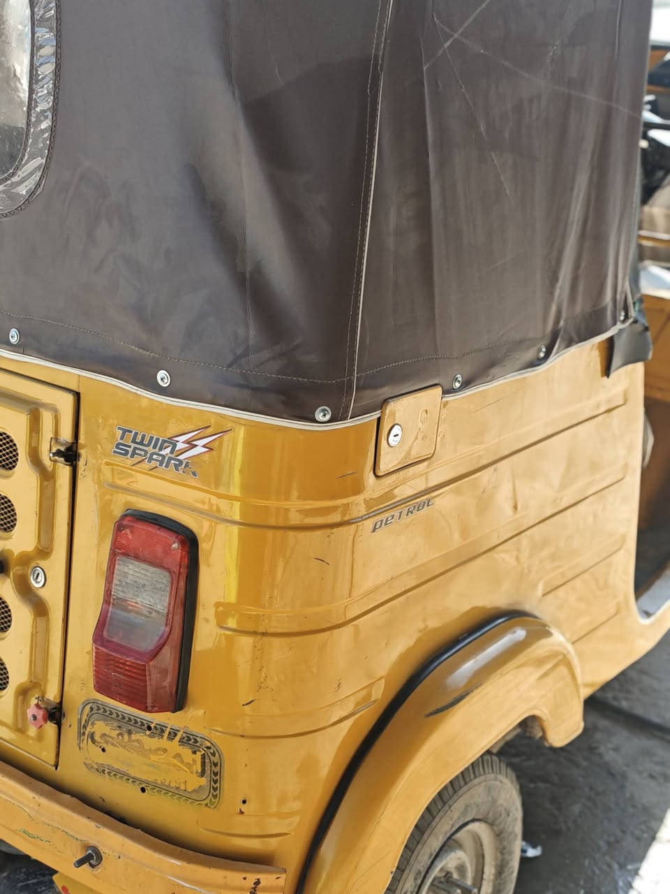 سلام عليكم تكتك لا بيع موديلا 2019شهر 9 رقم وسنويه
تكتك نضيفه خير من الله بيه ضربه بل لغد ول دوسات معمره سعر 6300 مكاني بغداد حي الرشاد الرقم ***********
