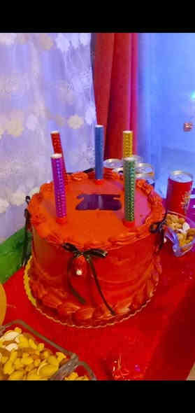 اللهم صل على محمد وال محمد تم فتح الحجز على رأس السنة باذن الله تعالى 
مثل كل سنة التزيين راح يكون على اختياري هاي شغل العام 🥰
القياس راح يكون قياس 20السعر 25الف 🥰
قياس 18راح يكون 20الف فقط ذني القياسين راح اشتغل 
يوم 25ينسد الحجز 
***********☎️

اكثر وحدة راح تعلق على منشور وسوي تاكات مشاركات المنشور  راح توصلها كيكة مني برأس السنة نعتبرها مسابقة انطلقوا
