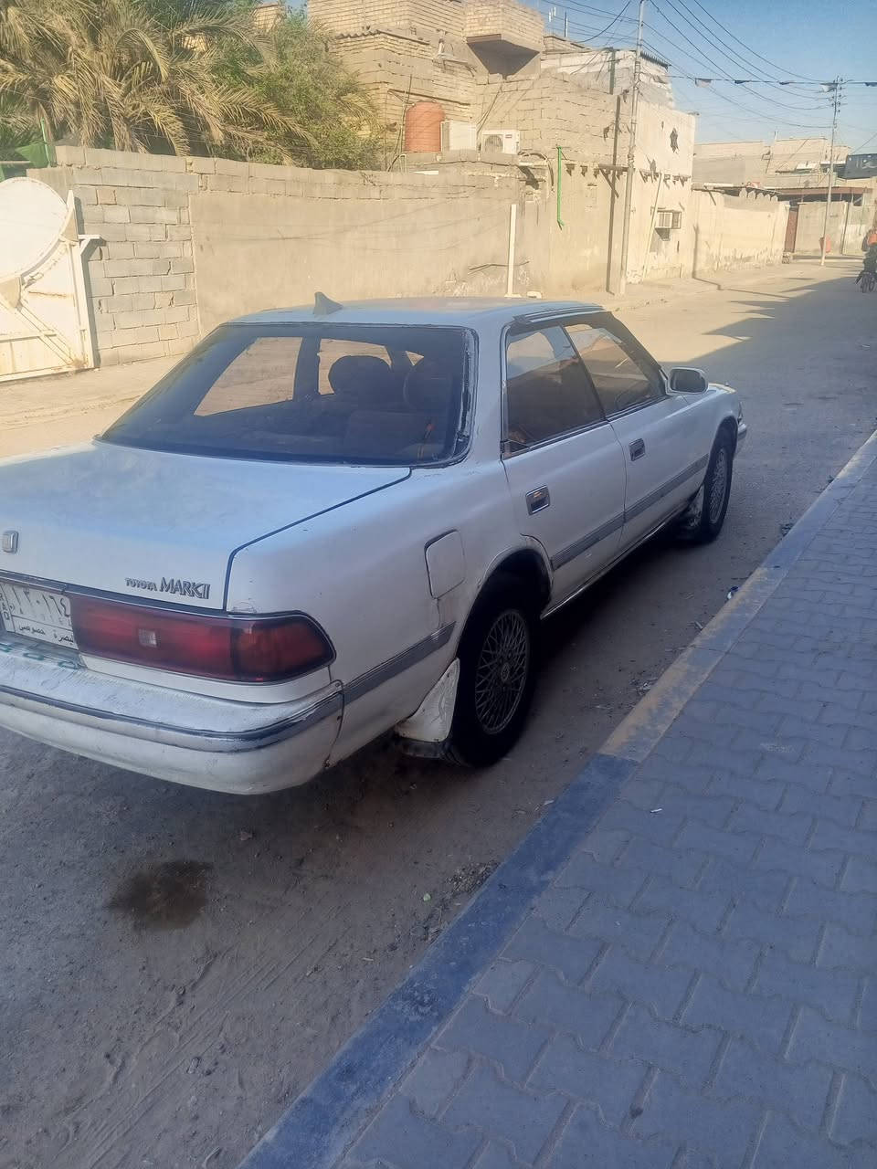 سلام عليكم ورحمه الله وبركاته سياره مارك تيوتا للبيع بيها بكن صوت بلمحرك اصولي لا كصه ولا نقل جثه سنويه 28 وبخدمتكم مكان الدير حي المصطفى قرب محطة مشمشه رقم الهاتف *********** السعر 30 وبيها مجال
