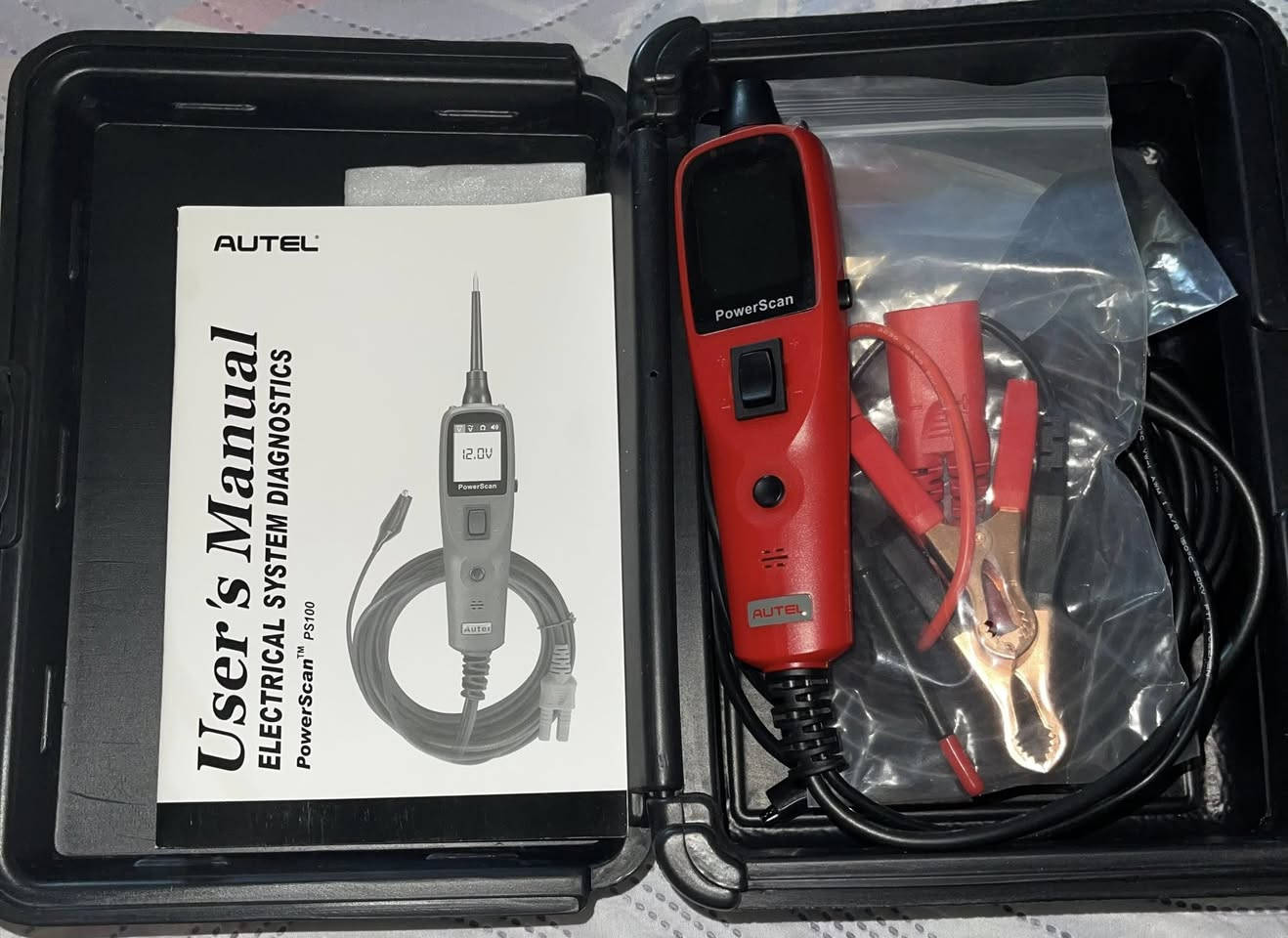 📢 للبيع: جهاز الفحص الكهربائي الذكي Autel PowerScan PS100 (الأصلي)
لكل فني كهربائي سيارات أو صاحب ورشة يريد يختصر الوقت والجهد، ولكل هاوي يحب يشخص عطل سيارته بنفسه!
متوفر الآن جهاز Autel PS100، الأداة الأقوى والأسرع لتتبع وفحص جميع الضفائر والدوائر الكهربائية في السيارة بدون تعقيد.
🛠️ أهم ميزات الجهاز:
 فحص وحقن طاقة فوري: يغنيك عن الوايرات الخارجية، بضغطة زر تكدر تنطي تيار موجب (+) أو سالب (-) وتفحص المكونات مباشرة (مراوح، ريليات، فيوزات، مصابيح).
 شاشة ملونة (AVOmeter): تقرأ الفولتية، التيار، والمقاومة بدقة عالية عند طرف الإصبع.
 تتبع الشورت والقطع: يكشف التماس الكهربائي (الشورت) والقطع بالضفيرة فوراً وبدون ما يحرق الفيوزات، بفضل قاطع الدورة الداخلي الذكي.
 تحديد نوع الإشارة: إشارات ضوئية وصوتية ذكية (أحمر للموجب، أخضر للسالب) تسرّع الشغل بالأماكن الضيقة بدون ما تباوع للشاشة.
 واير طويل ومريح: يأتي بكابل بطول 20 قدم (حوالي 6 أمتار) يخليك تتحرك براحتك من مقدمة السيارة لجنتها الخلفية.
 كشاف مدمج: يضوي لك أعقد وأظلم الأماكن تحت الدشبول أو المحرك.
📦 حالة الجهاز وملحقاته:
 الحالة: جديد غير مستخدم 

 الملحقات: الحقيبة المتينة الأصلية، رأس المسبار المعدني، ملقط البطارية، ووصلة جك القدّاحة

السعر 100 الف 
اتصال 📱 *********** 
او على الخاص
