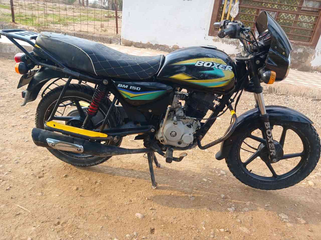 السلام عليكم دراجه بوكسر للبيع  موديل 21 اوراق أصولي شرط الترقيم مابي اي نقص محرك مابي شي المكان ديالى مندلي الاتصال علا الرقم ***********
السعر 775 بي مجال قليل
