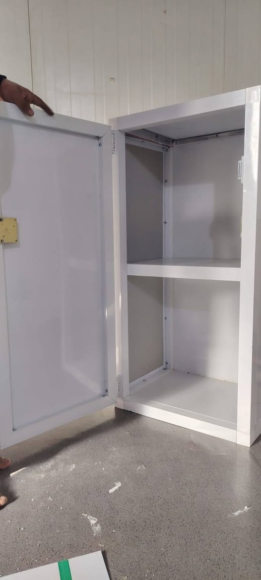 خزانة ألمنيوم مع قفل
متينة وعملية، مناسبة للبيت أو المحل.
للاستفسار مراسلة الخاص.


**إذا كنت صاحب هذا الإعلان وتريد حذفه لأي سبب، رجاءا أرسل رسالة إلى الدعم الفني**