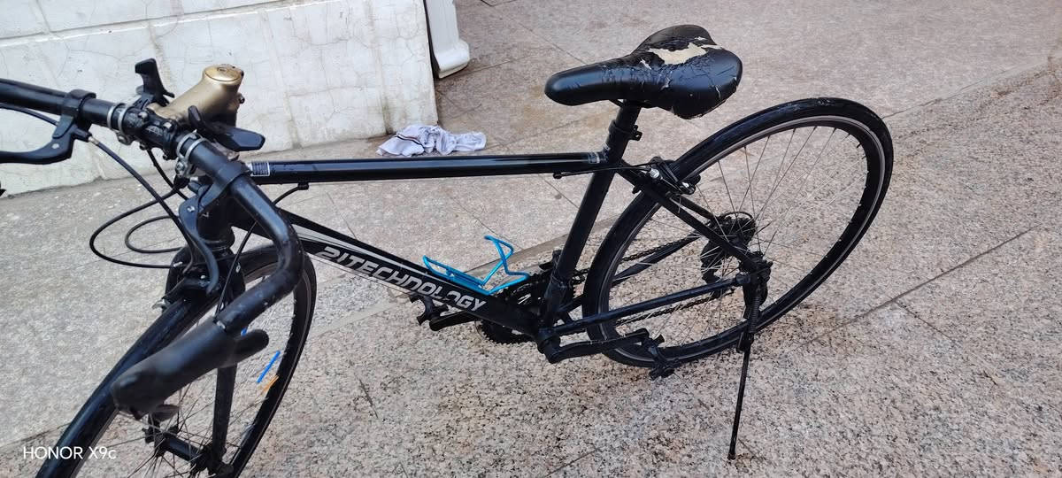 باسيكل للييع نوع/c700) رياضي شرط جديد بس كان متروك 7نمر شرط الفحص عكرب الباسيكل الي حاب يشتري تعال خاص هذه رقمي تعال وتساب *********** السعر 150الف مكان كربلاء حي العامل لاخير
