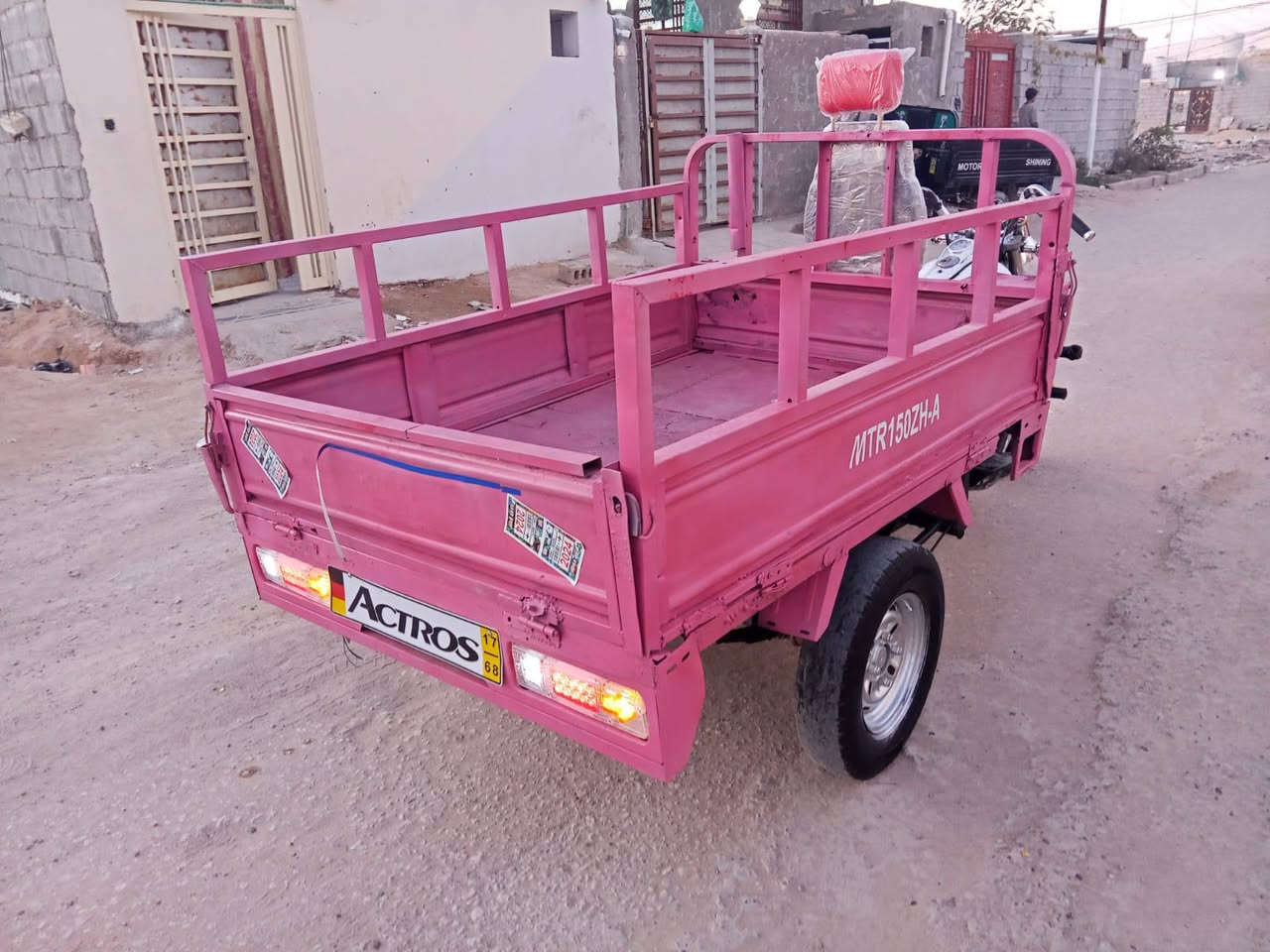 ستوتة أم تي أر للبيع أوراق شاصي مكفول كهربائيات شغال كلها سعر ٩٠٠الف مكان نجف استفسار اتصل ***********
