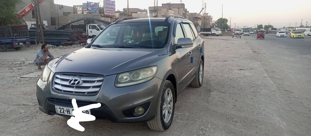 سلام عليكم سنتافي البيع مديل 
12 رقم ربيل بسمي تحويل مباشر تريد تحويل تريدوكاله 
فول 1على1 فتحه سقف+بصمه
مكينه 6سلندر 3500
تبريد 3قطع منظومه تبريد جديده 
السياره بيها چفيه ومصبوغه عام 
السعر 110وبيها مجال بسيط العنوان بغداد العبيدي 
الرقم ***********
ملاحظة غير متواجد علاالفيس
