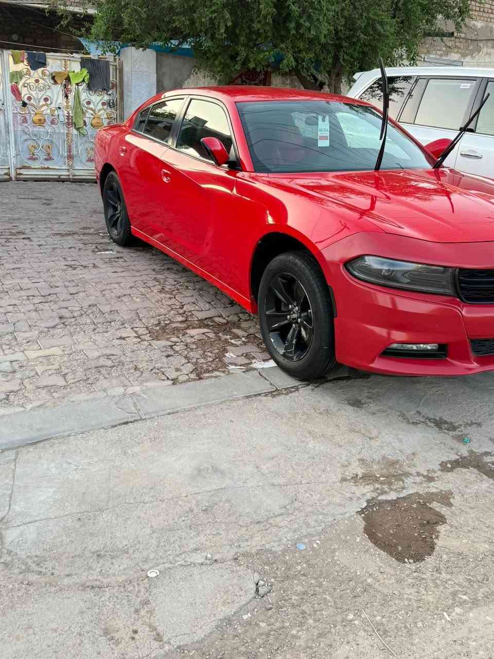 دوج جارجر 2019 خليجي للبيع 🔥
لون أحمر مميز، السيارة نظيفة جدًا والاستخدام شخصي.

* موديل: 2019
* المواصفات: خليجي
* المحرك: ( 6 سلندر )
* القير: أوتوماتيك
* اللون: أحمر
* الحالة: ممتازة جدًا، جاهزة للاستخدام
* البدي: جاملغ أمامي مبدّل نفس اللون (شغل مرتب)
* الصبغ: 4 أصابع بالتكّة، وشبر صبغ بالجاملغ الخلفي
* الداخلية: نظيفة جدًا
* السيارة محافظة ومعتنى بيها
* ⁠‪+964 773 532 5189‬
