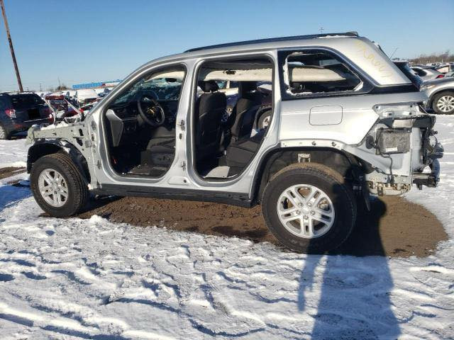 السلام عليكم
سياره جيب لاريدو موديل ٢٠٢٣ لون سلفر ٥ راكب  بانزين محرك ٦ سلندر ٣٦٠٠ سياره جديده بمعنى الكلمه كامله من كلشي محرك و كير و اكسن بس حادثها سرقه ابيعها على وضعها سياره مدفوع الكمرك مالتها وكامله اوراقها وباسمي 
العنوان السيديه  و السعر ١٤٨ وبيها مجال  رقمي *********** وبي واتساب
