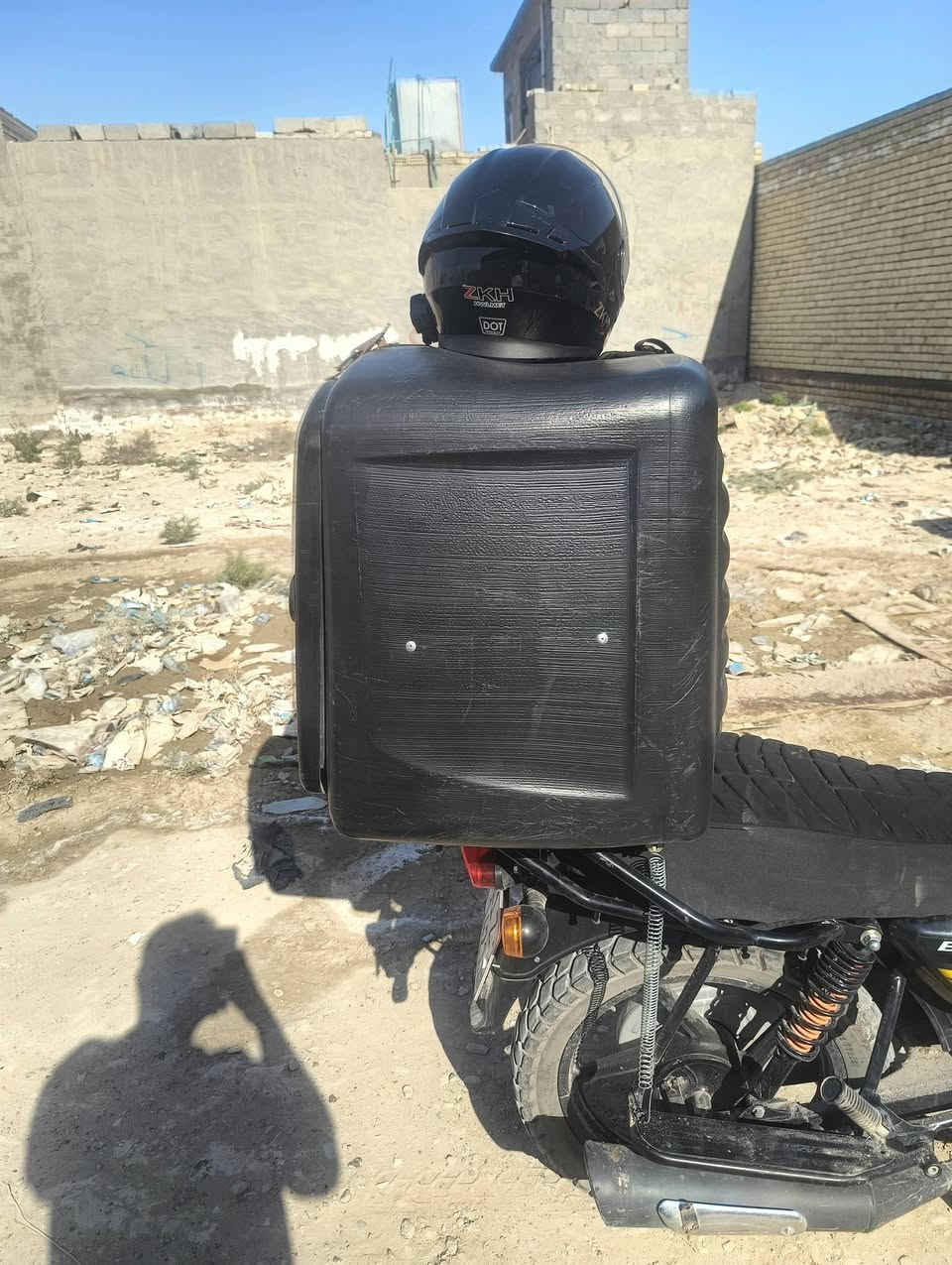 سلام عليكم صندوك جديد مستخدم قليل للبيع السعر 30مكاني حي النصر ***********
