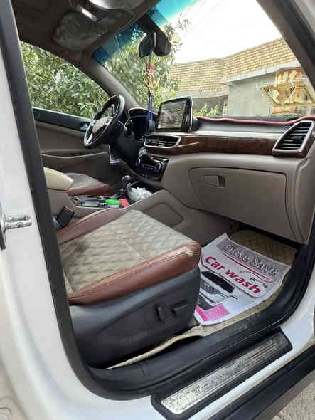 السلام عليكم سيارة توسان  موديل ٢٠ مكفول فول موصفات مكاني بغداد جسر ديالى القديم *********** غير متواجد على الفيس  سعرها ٢٢٥ ماشي ٥٧ الف
