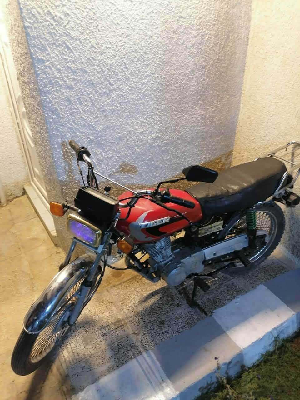 السلام عليكم تايكر للبيع موديل 22 سعر 350 وبيها مجال لشراي ***********  العنوان بغداد مشاهدة

