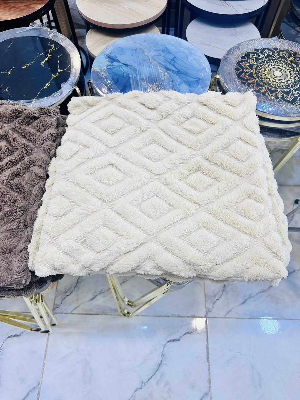 __/// وجة كوشات بوهيمي //____
__ قياس / ٤٥ في ٤٥ 
__ سعر الزوج // ٥,٠٠٠ الف ___ 
🔥🔥🔥🔥🔥🔥🔥🔥
📍📍خانقين __ شار الكورنيش 📍📍
☎️☎️***********☎️☎️ واتساب 
✔️✔️✔️✔️✔️✔️✔️✔️✔️
