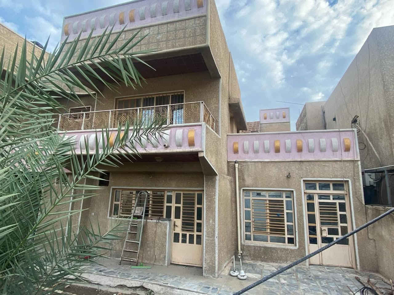 فرصة مناسبة للراغبين بالسكن أو الاستثمار في واحدة من أفضل مناطق الدورة.
📍 الموقع: الدورة – حي المعلمين
📌 المحلة: 822
📌 الزقاق: 34
📌 رقم الدار: 3
✅ موقع حيوي ومميز داخل المنطقة
✅ شارع عريض وسهولة في الوصول
✅ جميع الخدمات متوفرة (ماء، كهرباء، مدارس، أسواق، ومواصلات)
✅ مناسب للسكن العائلي أو للاستثمار
🔨 ملاحظة: الدار يحتاج إلى ترميم، مما يمنح المشتري فرصة لتجديده وتصميمه بالشكل الذي يناسبه.
للاستفسار ومعرفة التفاصيل أكثر، يرجى التواصل على الخاص أو الاتصال مباشرة.
***********
***********
